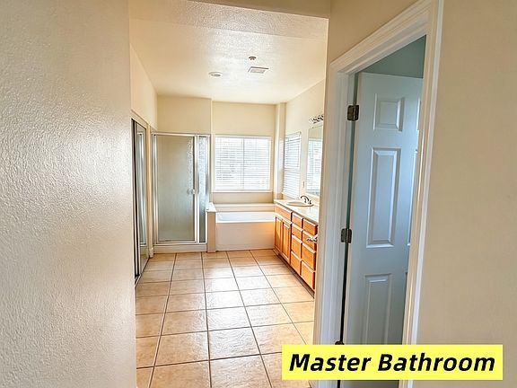 5th image of 380 Luna Ct