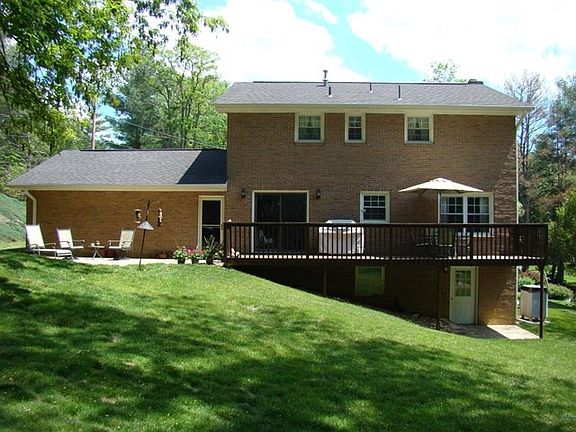 2nd image of 1630 W Fulton St