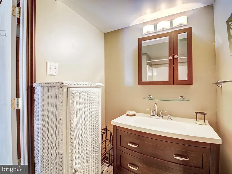 12390 Boncrest Dr — Photo 22