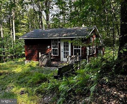 2nd image of 140 Hollis Beaulieu Rd