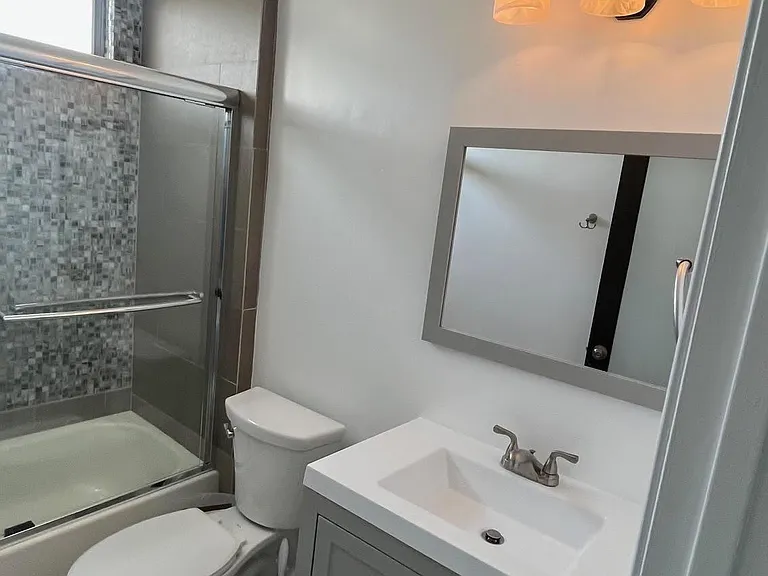 12157 Moorpark St #204 — Photo 6