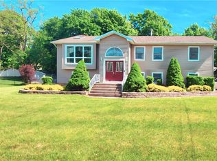 4 Gregory Ln, Central Valley, NY 10917