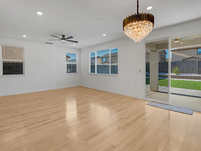 12628 Hereford Ave — Photo 11