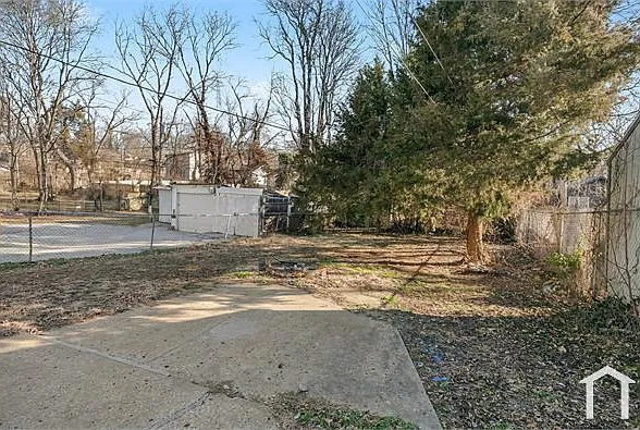 5713 Brooklyn Ave — Photo 10