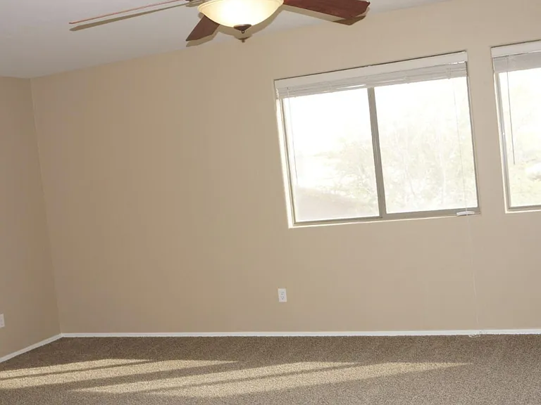 3761 W Wayne Ln — Photo 22