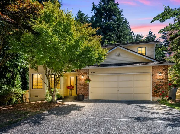 2706 NE 184th Place, Lake Forest Park, WA 98155