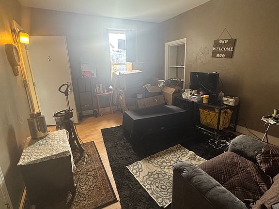 4th image of 317 N Dewey St Unit 2