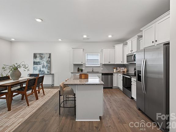5th image of 848 Scotch Meadows Loop #47