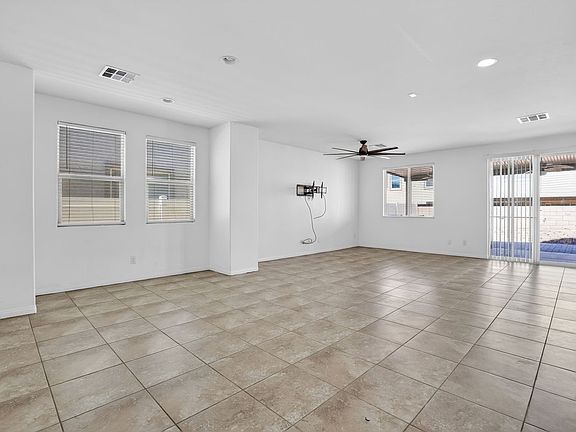 4th image of 5841 Delaney Falls St