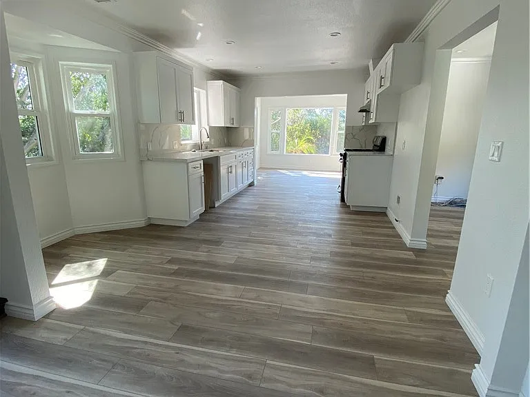 11801 N Circle Dr — Photo 2