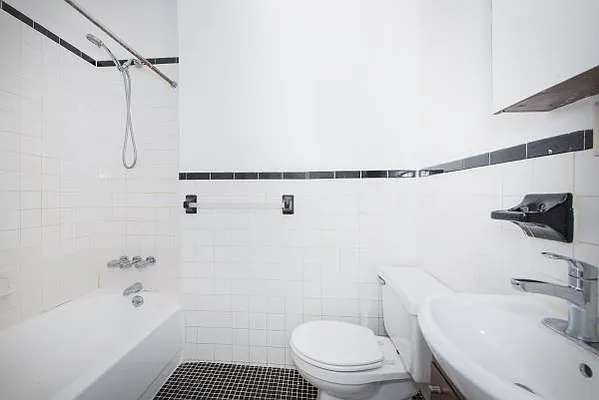 Rented by Perry Associates NYC Inc | media 6