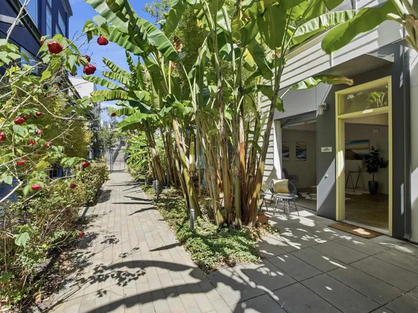 1253 Pine St, Oakland, CA 94607