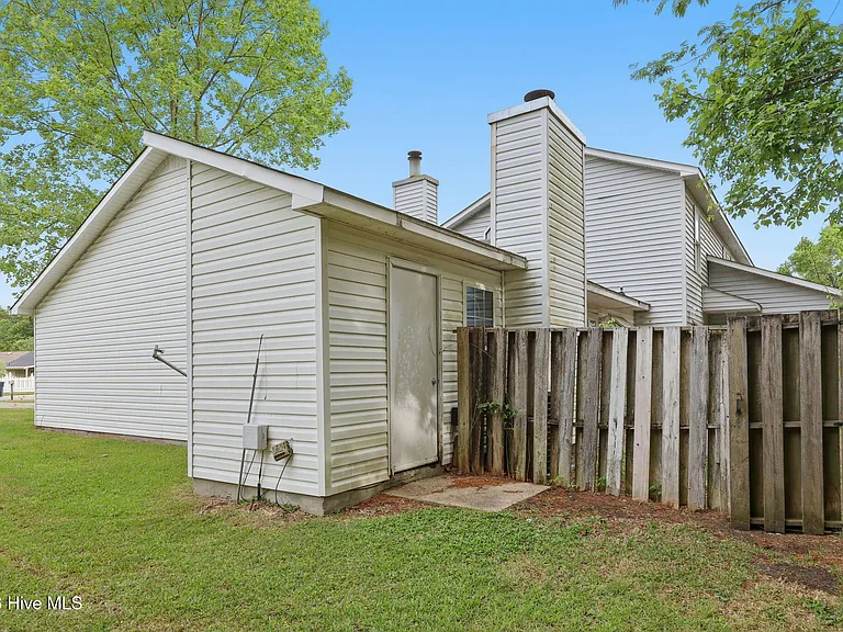 774 Pinewood Dr — Photo 31