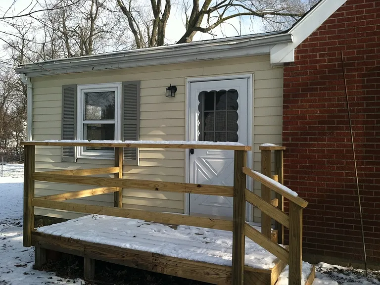 124A Hoover St — Photo 4