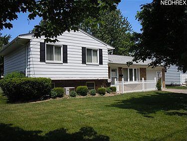 2nd image of 884 Sherwood Dr