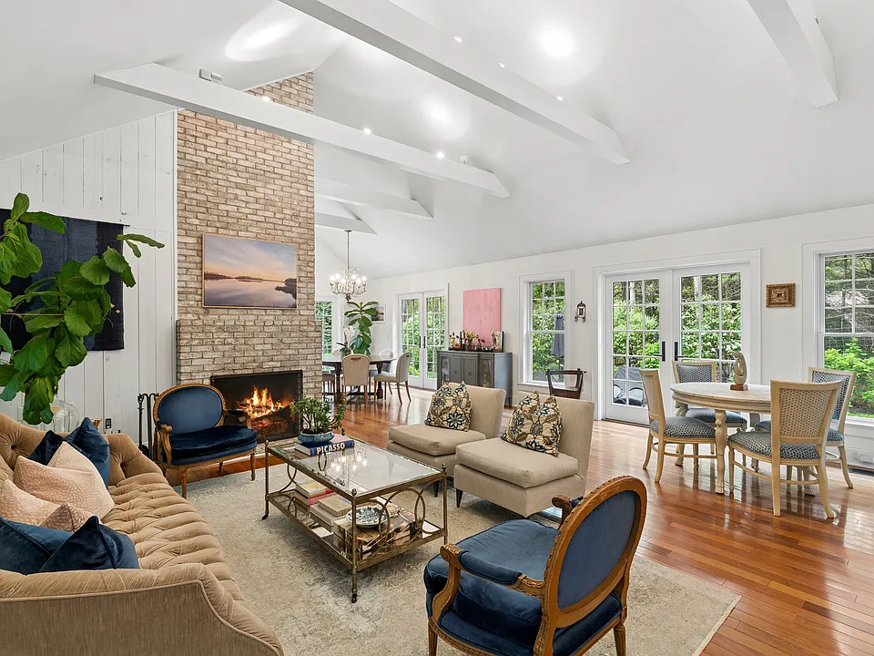 6 Summit Ave