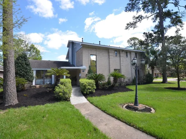2711 Williamsburg Dr, Dickinson, TX 77539