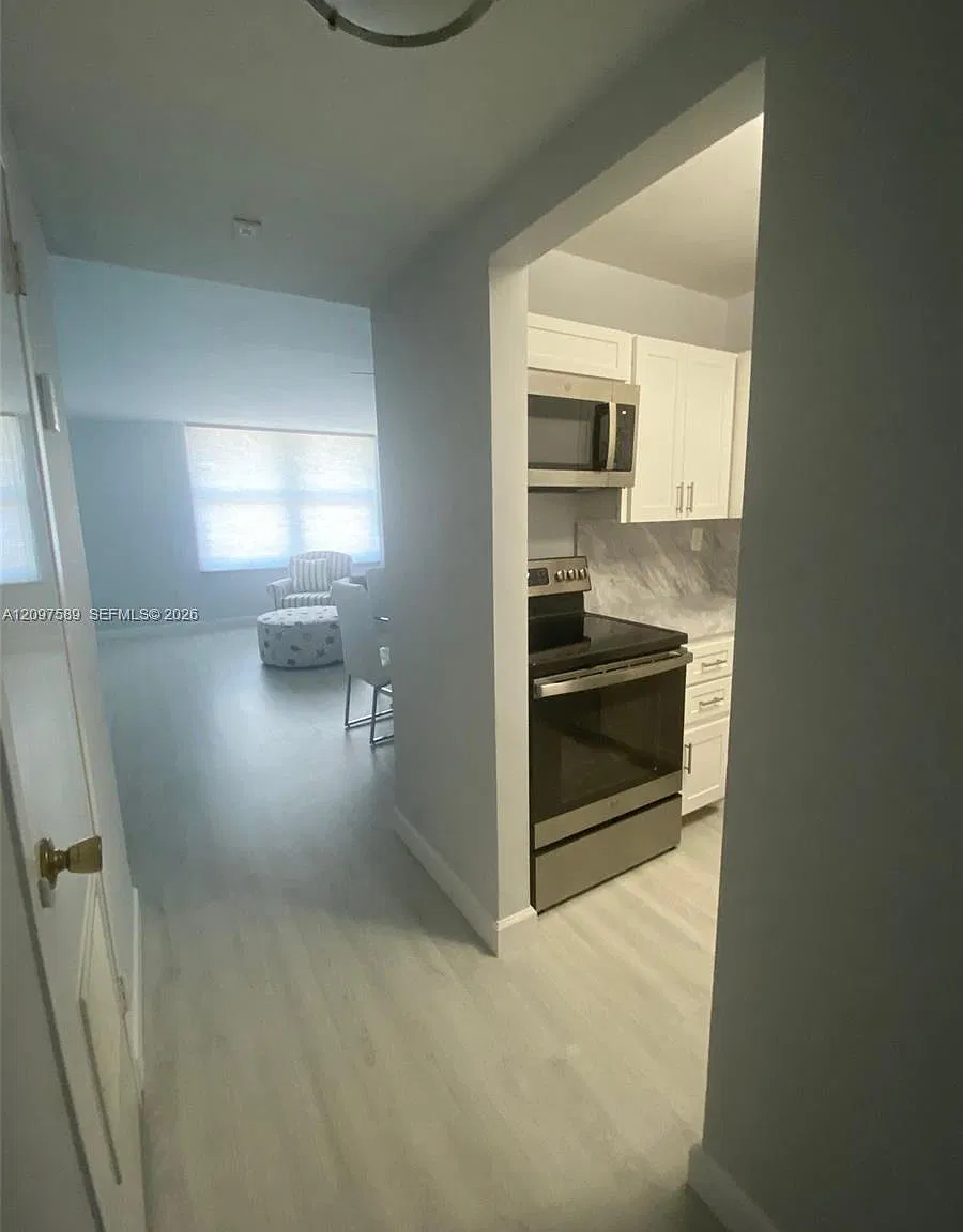 1 bed, 1.5 bath, $3,000 — Photo 4