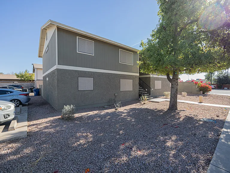 2 bed, 1.0 bath, 816 sqft, $1,350 — Photo 3