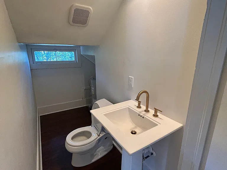 2834 Devine St #G — Photo 6