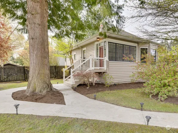 5302 240th Street SW, Mountlake Terrace, WA 98043