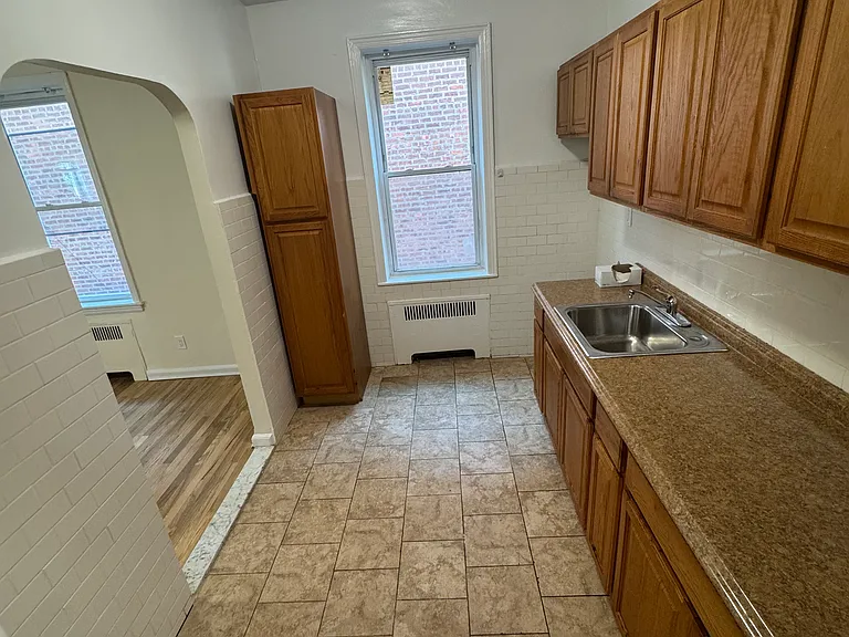 1081 Mace Ave #1A — Photo 3