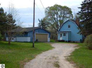 5019 Wright Rd, Bellaire, MI 49615