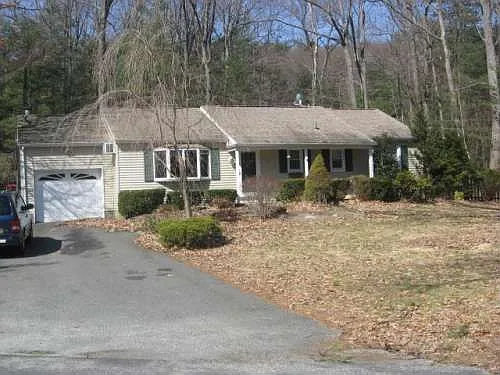 23 Old Milford Ln photo 1