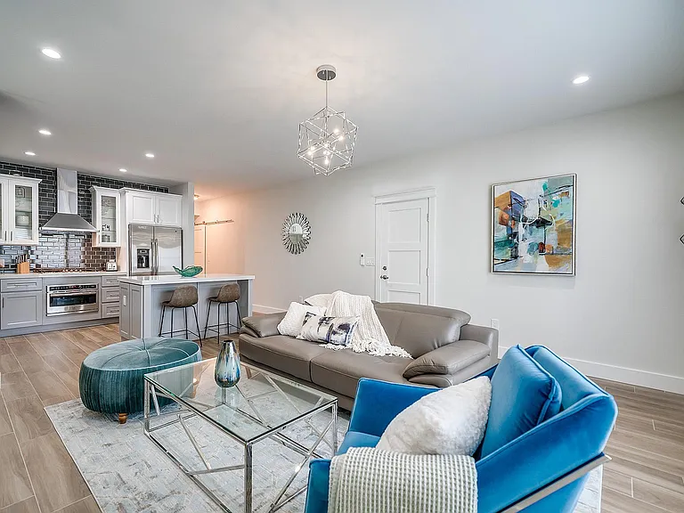 721 N Alfred St #104 — Photo 2