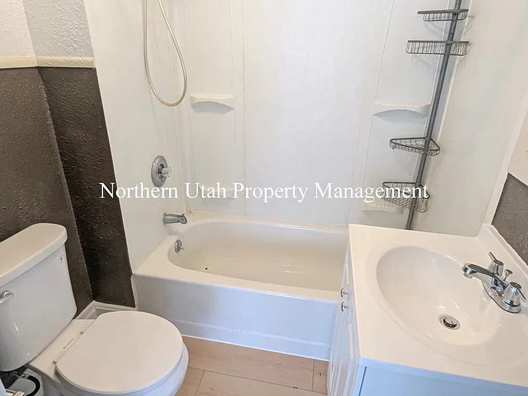 2870 Monroe Blvd #2 — Photo 9