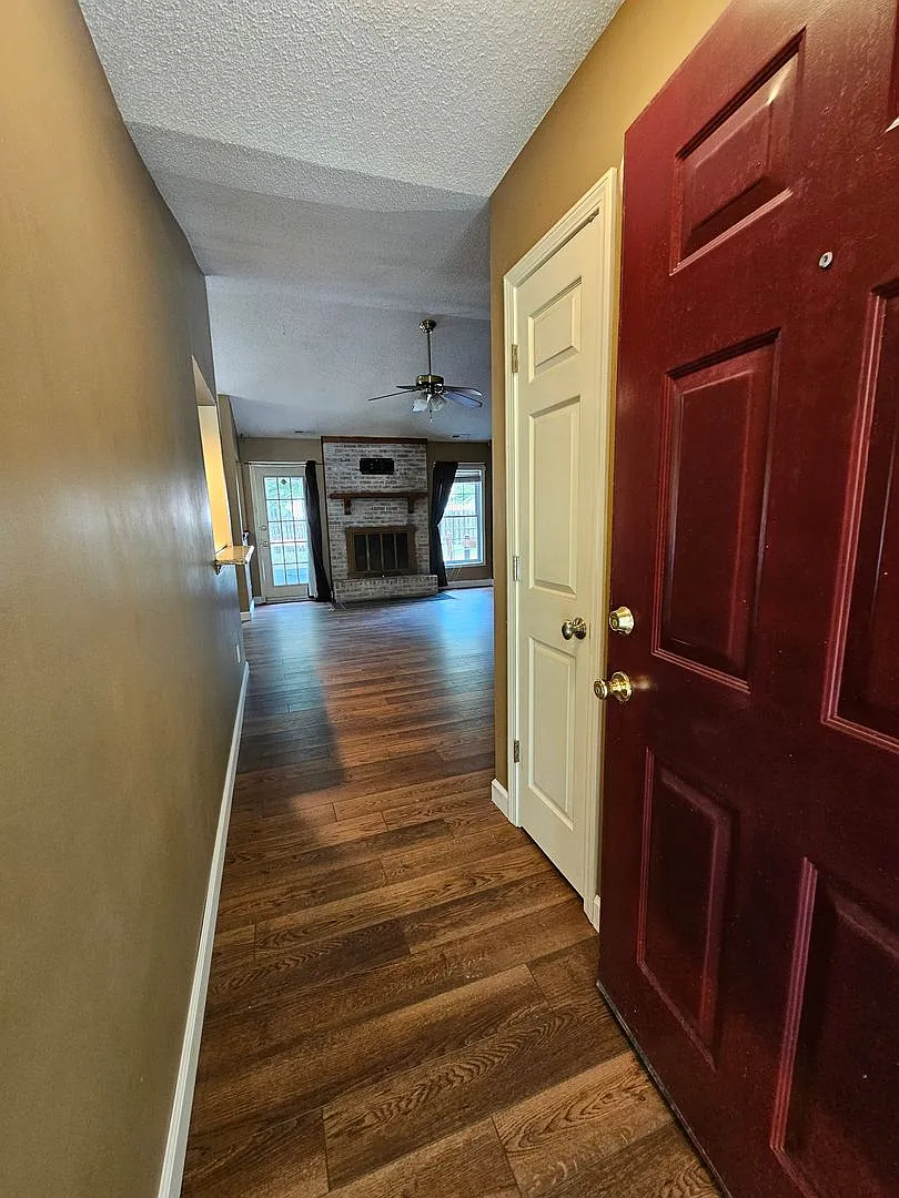 Building Photo - 218 Foxwood Ct