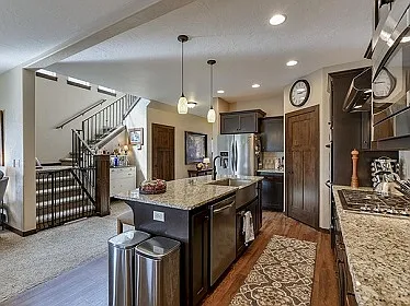 2556 W Sorbonne Dr — Photo 8
