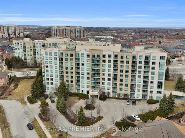 51 Baffin Ct #220, Richmond Hill, ON L4B 4P6