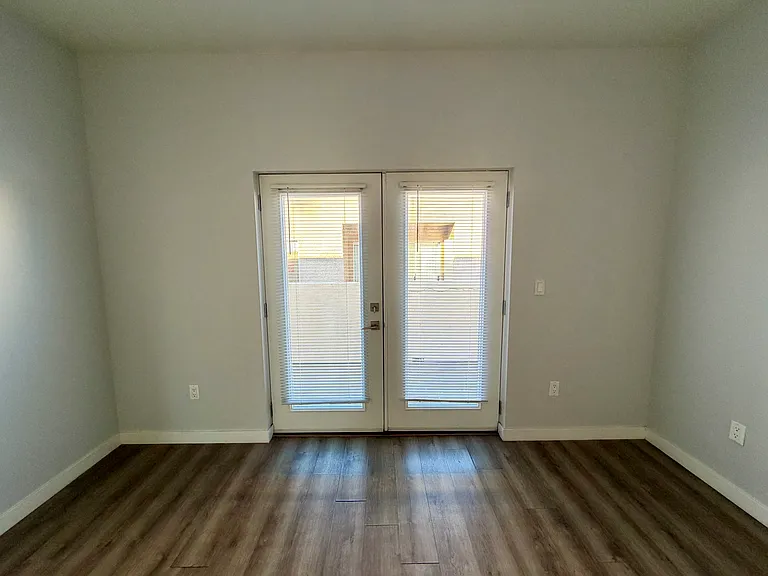 22425 Del Valle St #3 — Photo 18