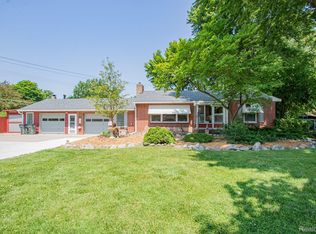 24091 Sherbeck Dr, Clinton Township, MI 48036