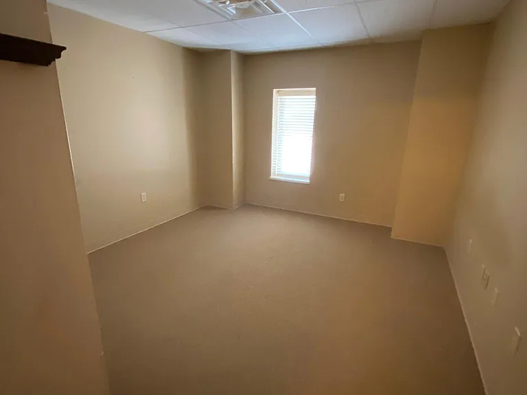 1404 Caldwell St #13 — Photo 10