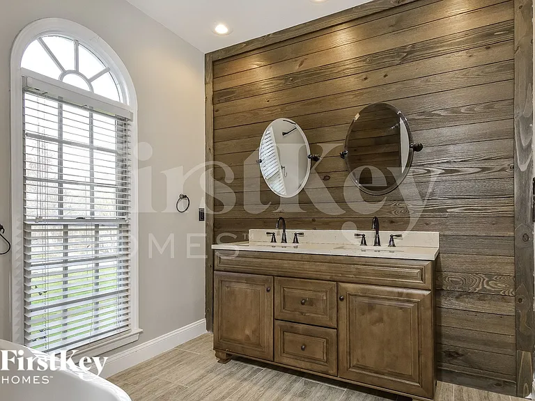 6980 Avenbury Cir — Photo 11