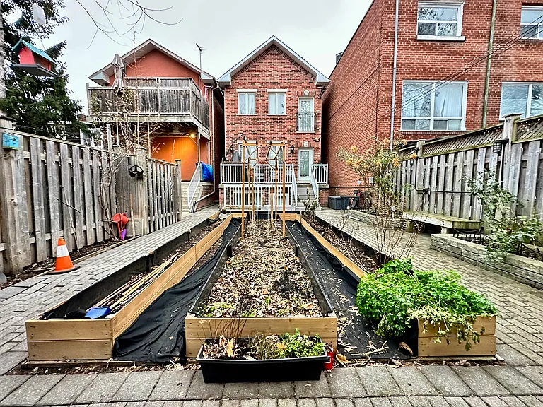 36 Coxwell Ave — Photo 25