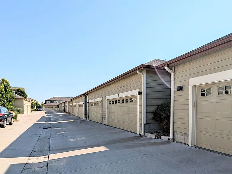 4903 Northern Lights Dr #B — Photo 25