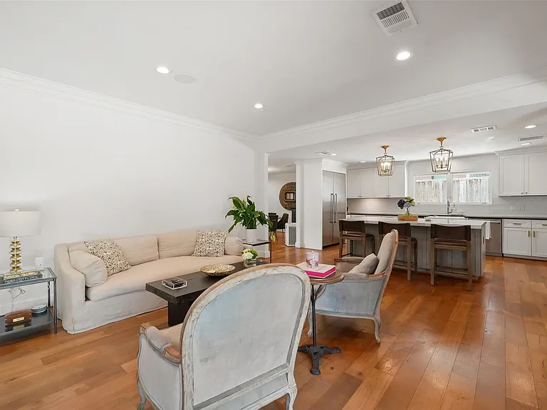 9411 Endicott Ln — Photo 15