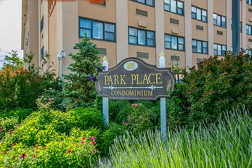 185 W Park Ave #209 Photo 1