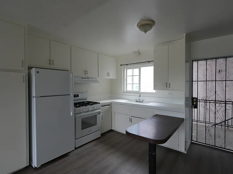 1621 W 226th St #8 — Photo 6