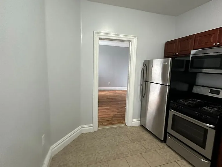 4536 Park Ave — Photo 3
