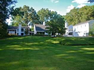 446 River Bend Rd, Great Falls, VA 22066