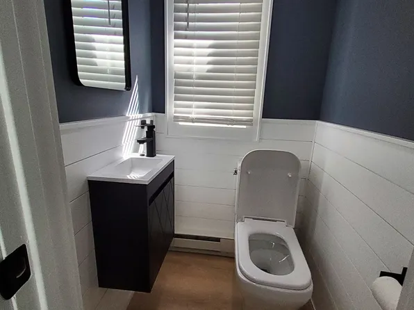 285 Born Street image 17 of 41