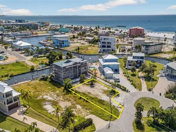 740 Matanzas Ct, Fort Myers Beach, FL 33931