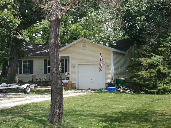 3rd image of 36959 N Wildwood Dr