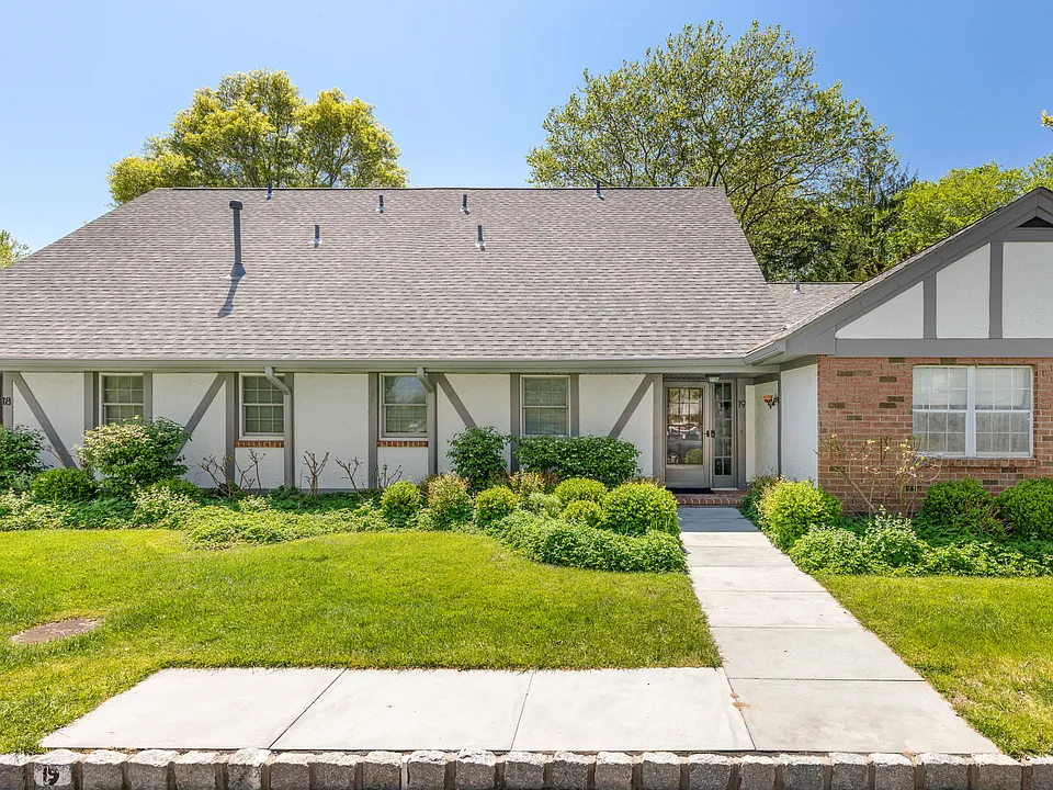 10 Leland Ln #19