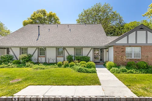 10 Leland Ln Photo 1