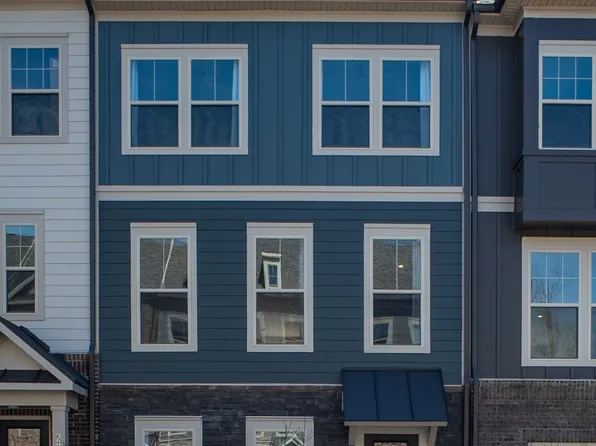 236 Chianti Ter SE, Leesburg, VA 20175